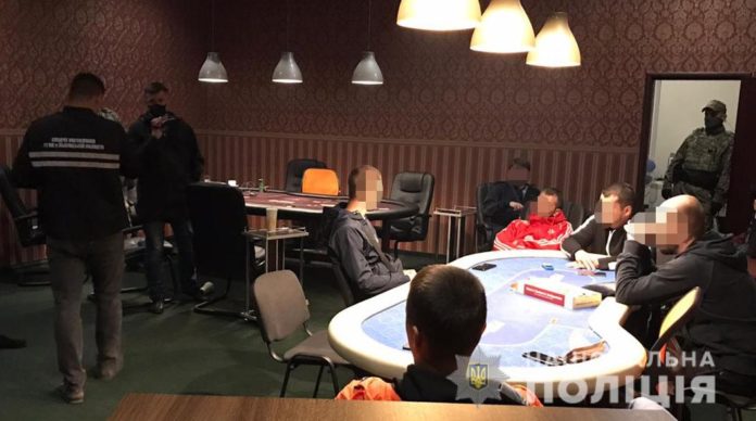 У Львові правоохоронці припинили діяльність підпільного картярського клубу У Львові правоохоронці припинили діяльність підпільного картярського клубу