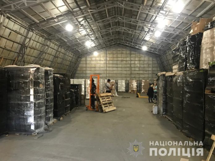 На Львівщині підробляли алкогольну продукцію відомого бренду На Львівщині підробляли алкогольну продукцію відомого бренду