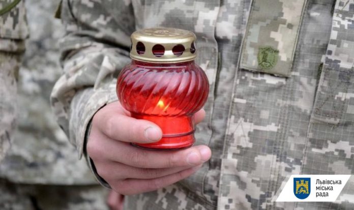Львів’яни можуть вшанувати пам’ять загиблих курсантів на Меморіалі Героїв Небесної Сотні Львів’яни можуть вшанувати пам’ять загиблих курсантів на Меморіалі Героїв Небесної Сотні