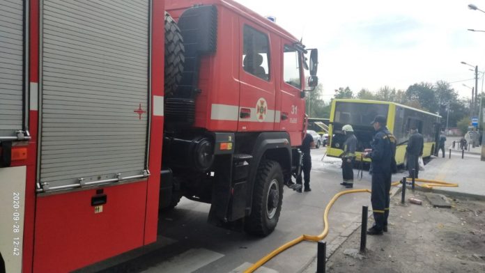 У Львові горів автобус У Львові горів автобус