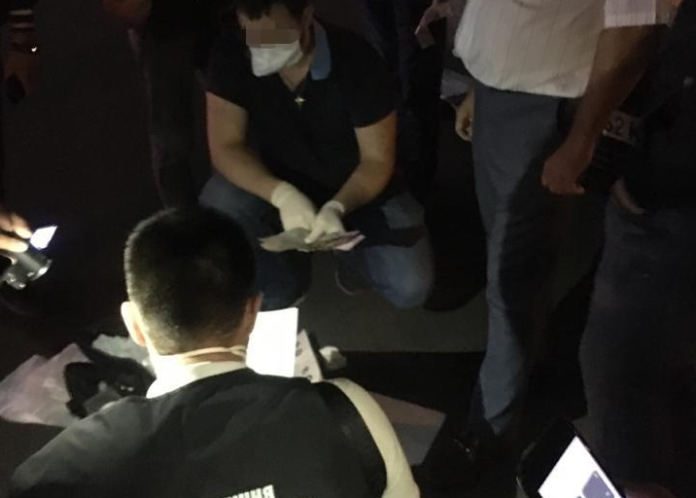 У Львові правоохоронці затримали начальника залізничної станції під час отримання хабара У Львові правоохоронці затримали начальника залізничної станції під час отримання хабара