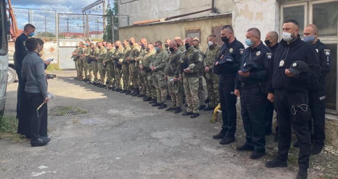 Поліцейські Львівщини вирушили у зону ООС Поліцейські Львівщини вирушили у зону ООС