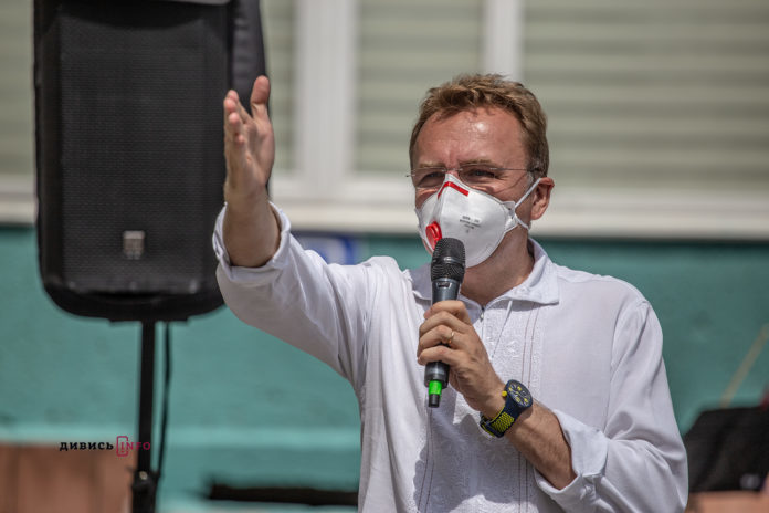 У львівській мерії кажуть, що протестували половину своїх працівників У львівській мерії кажуть, що протестували половину своїх працівників