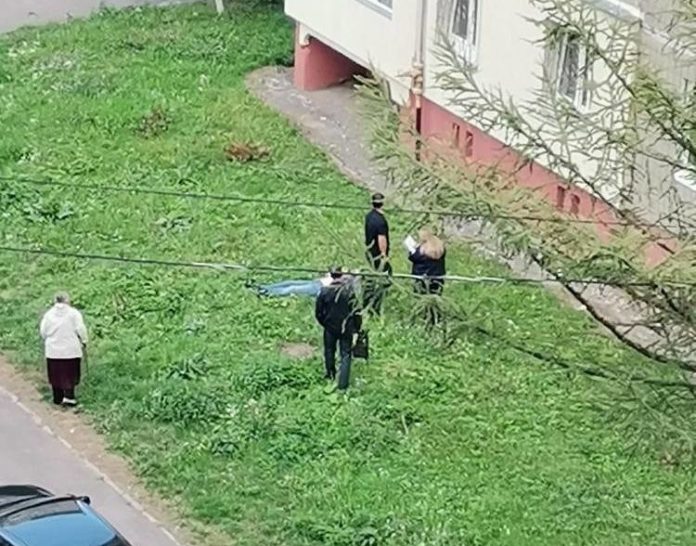 У Львові з вікна багатоповерхівки випала 43-річна жінка У Львові з вікна багатоповерхівки випала 43-річна жінка
