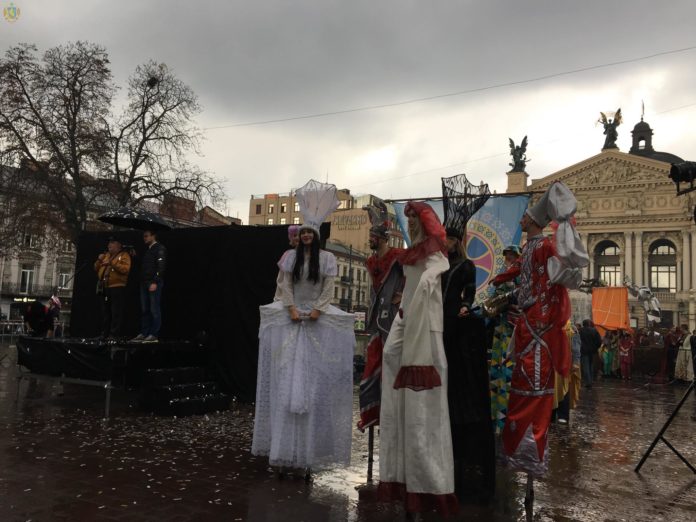 Фестиваль «Золотий Лев на вулиці – 2020» відбудеться без іноземних колективів Фестиваль «Золотий Лев на вулиці – 2020» відбудеться без іноземних колективів