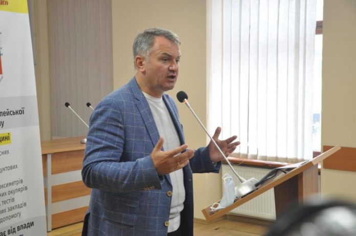 Сім місяців пандемії: кількість хворих росте, а влада займається «схемами» Сім місяців пандемії: кількість хворих росте, а влада займається «схемами»