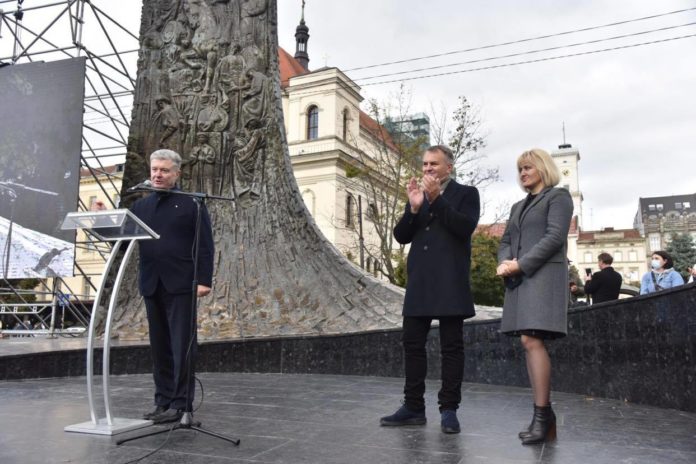 “Олег Синютка на посаді міського голови Львова – це розвиток міста”, – Петро Порошенко “Олег Синютка на посаді міського голови Львова – це розвиток міста”, – Петро Порошенко