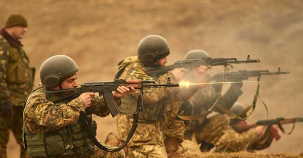 Окупанти привели війська на Донбасі у повну бойову готовність – розвідка