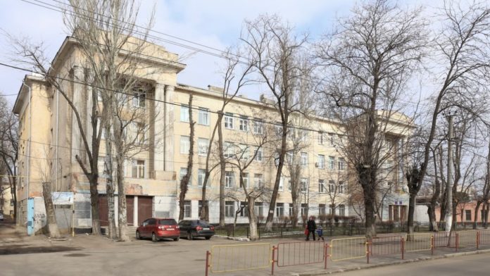 В Одесі вчителька цькувала дитину, яка розмовляла українською: її звільнили В Одесі вчителька цькувала дитину, яка розмовляла українською: її звільнили