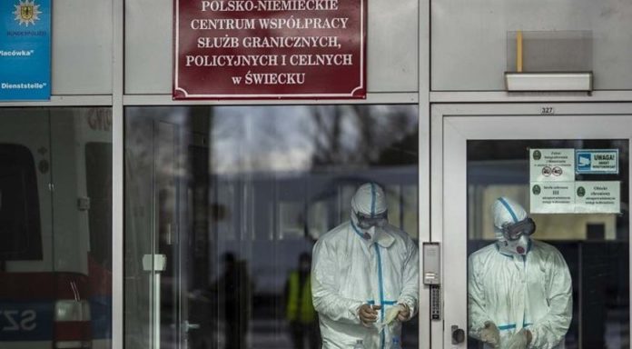 У Польщі зафіксували новий рекорд захворюванності COVID-19 У Польщі зафіксували новий рекорд захворюванності COVID-19