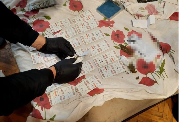 Поліцейські ліквідували канал постачання наркотиків до Личаківської виправної колонії Поліцейські ліквідували канал постачання наркотиків до Личаківської виправної колонії