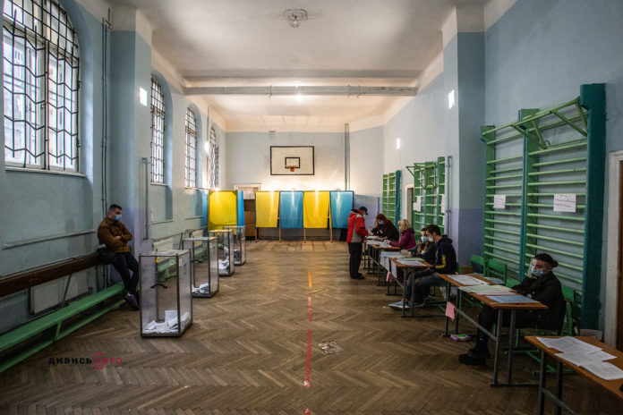 Оприлюднили перші результати екзитполів зі Львова Оприлюднили перші результати екзитполів зі Львова