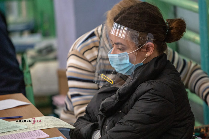 Лише вакцинація не врятує: епідеміологиня порадила, як боротися зі штамом «Дельта» Лише вакцинація не врятує: епідеміологиня порадила, як боротися зі штамом «Дельта»