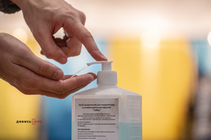 У Центрі громадського здоров’я спростували міфи про спиртовмісні антисептики У Центрі громадського здоров’я спростували міфи про спиртовмісні антисептики