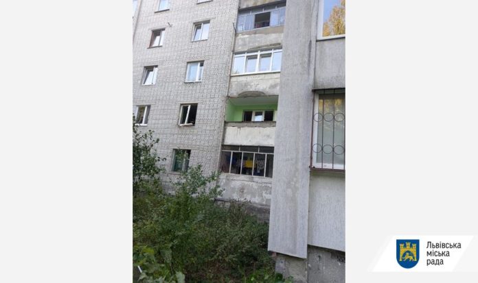 У Львові на вул. Кульчицької стався вибув у квартирі У Львові на вул. Кульчицької стався вибув у квартирі