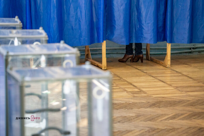 На 13.00 до поліції Львівщини надійшло 94 повідомлення про порушення виборчого законодавства На 13.00 до поліції Львівщини надійшло 94 повідомлення про порушення виборчого законодавства