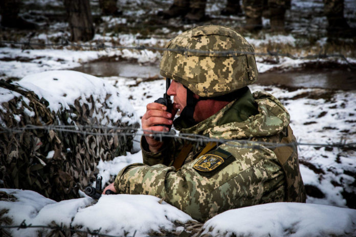 Окупанти на Донбасі шість разів обстріляли позиції українських військових Окупанти на Донбасі шість разів обстріляли позиції українських військових