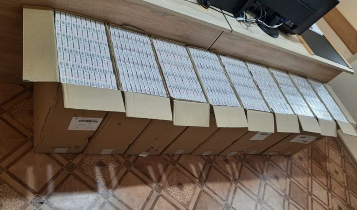 На Волині спіймали «винахідливих» контрабандистів, які переносили цигарки через місток На Волині спіймали «винахідливих» контрабандистів, які переносили цигарки через місток
