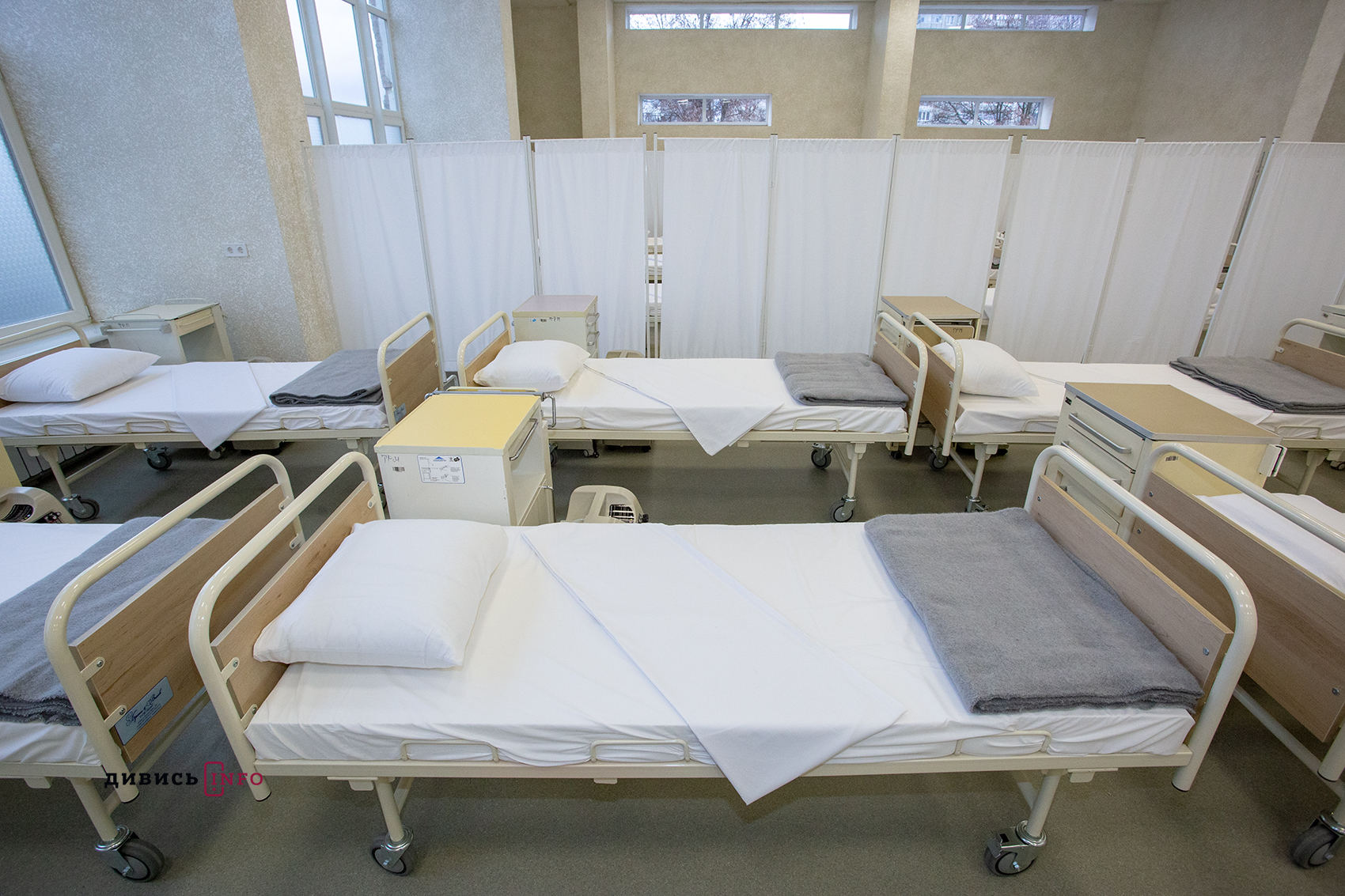 Понад пів тисячі пацієнтів з COVID-19 лікуються у медзакладах Львівщини