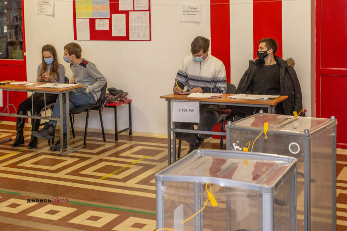 У Львові явка виборців становила 38,98% У Львові явка виборців становила 38,98%