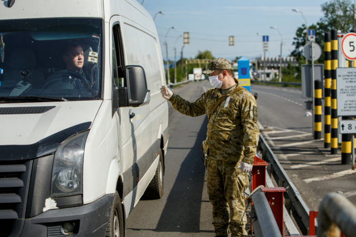 На час комендантської години обмежать пропуск на територію Угорщини На час комендантської години обмежать пропуск на територію Угорщини