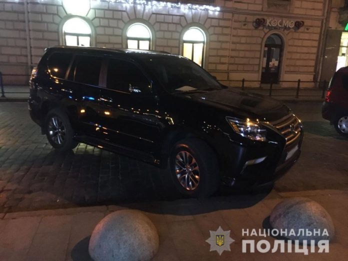 У Львові нетверезий водій намагався відкупитися від поліцейських У Львові нетверезий водій намагався відкупитися від поліцейських