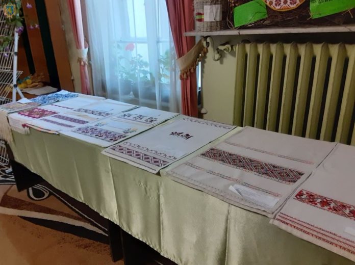 У Будинку вчителя завершилася виставка-конкурс вишиваних рушників У Будинку вчителя завершилася виставка-конкурс вишиваних рушників