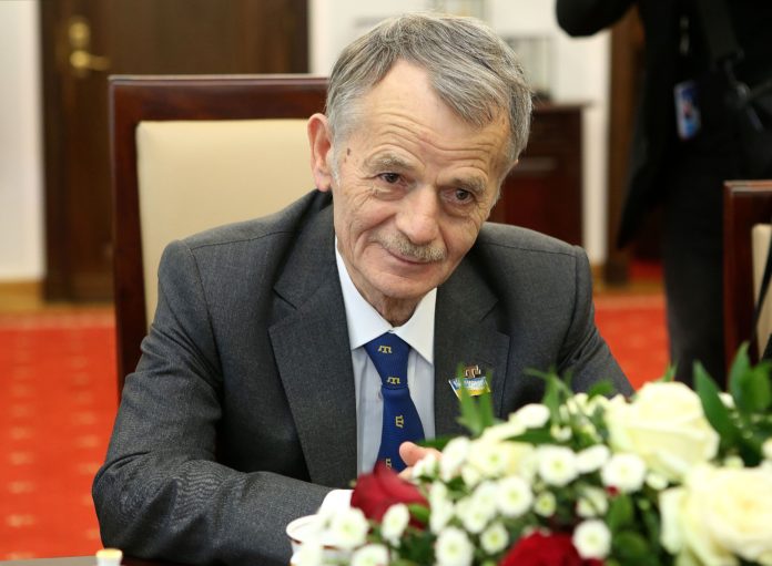 Мустафа Джемілєв отримав нагороду від міністра ЗС Чехії Мустафа Джемілєв отримав нагороду від міністра ЗС Чехії