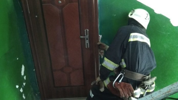 У Стрию у квартирі знайшли мертвим 46-річного чоловіка У Стрию у квартирі знайшли мертвим 46-річного чоловіка