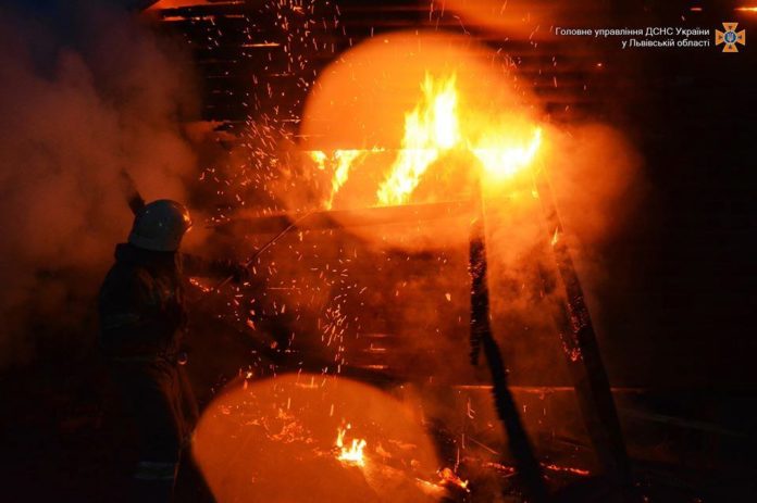 На Львівщині горів гараж На Львівщині горів гараж