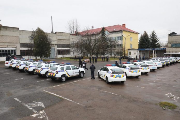Львів придбав для поліцейських службові автівки за понад 2 мільйони Львів придбав для поліцейських службові автівки за понад 2 мільйони