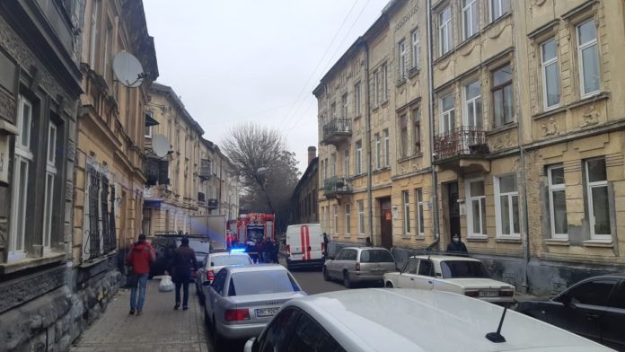 У Львові, де стався вибух в будинку, проводять протиаварійні роботи У Львові, де стався вибух в будинку, проводять протиаварійні роботи