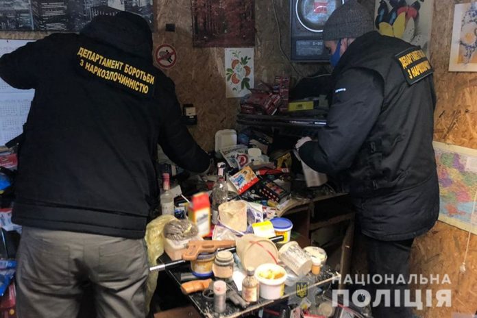 В Україні ліквідували понад сотню інтернет-магазинів з продажу наркотиків В Україні ліквідували понад сотню інтернет-магазинів з продажу наркотиків