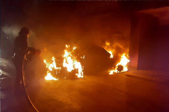 У Червонограді вогнеборці ліквідували займання автомобіля У Червонограді вогнеборці ліквідували займання автомобіля