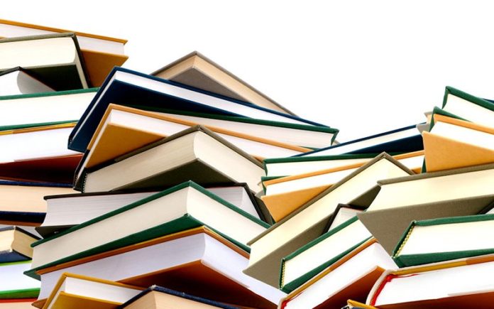 Волонтери закликають львів’ян купити книжку дітям, які в святковий час перебувають у лікарні Волонтери закликають львів’ян купити книжку дітям, які в святковий час перебувають у лікарні