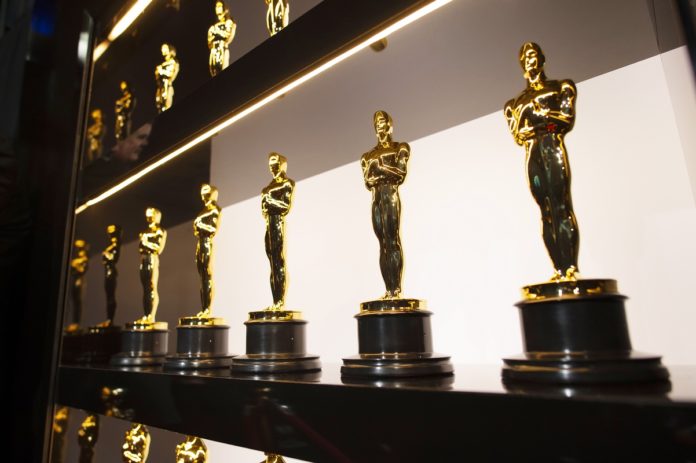 Вручення премії «Оскар 2021» планують провести в офлайн форматі