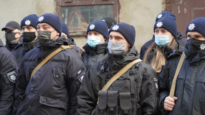 Поліцейські Львівщини вирушили на схід України Поліцейські Львівщини вирушили на схід України