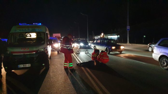 На Львівщині під колесами вантажівки загинув 34-річний чоловік На Львівщині під колесами вантажівки загинув 34-річний чоловік