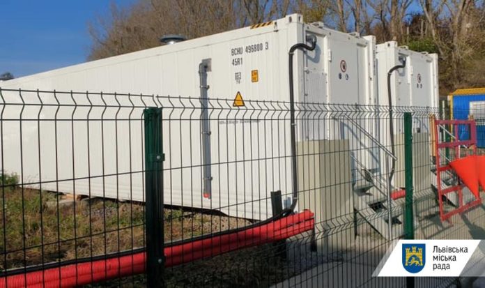 На Грибовицькому сміттєзвалищі очищають озера-відстійники На Грибовицькому сміттєзвалищі очищають озера-відстійники