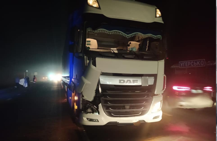 На Львівщині водій автопоїзда скоїв смертельний наїзд на пішохода На Львівщині водій автопоїзда скоїв смертельний наїзд на пішохода