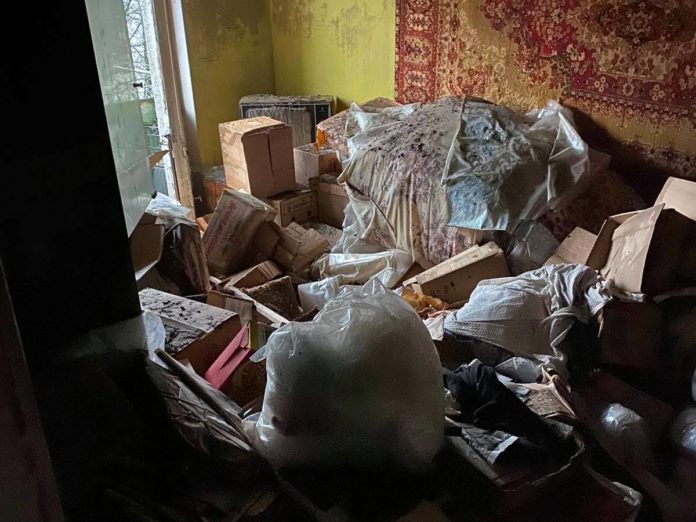 У Львові вогнеборці врятували на пожежі жінку (фото) У Львові вогнеборці врятували на пожежі жінку (фото)