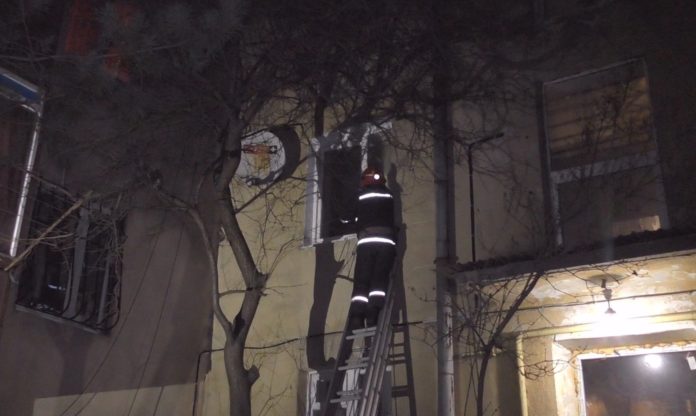 У Львові рятувальники надали доступ до квартири, в якій чоловік потребувала медичної допомоги У Львові рятувальники надали доступ до квартири, в якій чоловік потребувала медичної допомоги