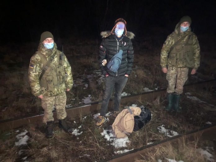 Львівські прикордонники затримати нелегала із Північної Африки Львівські прикордонники затримати нелегала із Північної Африки