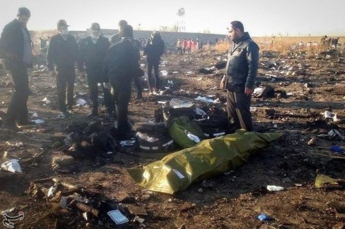 Рік по тому: Україна почала дослідження планшету зі збитого в Ірані літака МАУ Рік по тому: Україна почала дослідження планшету зі збитого в Ірані літака МАУ