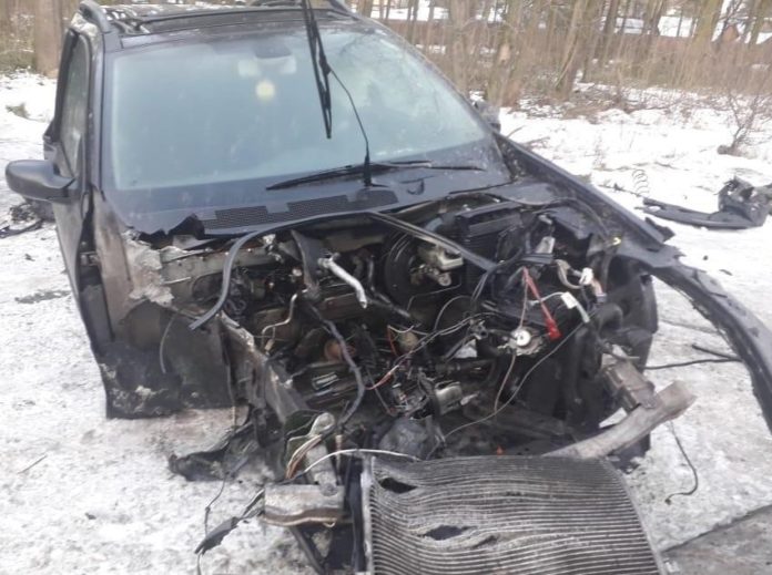 На Львівщині легковик зіткнувся з автобусом, постраждало чотири людини (фото) На Львівщині легковик зіткнувся з автобусом, постраждало чотири людини (фото)