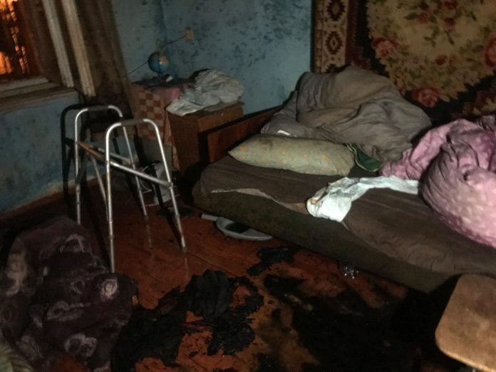 У Львові врятували на пожежі літню жінку У Львові врятували на пожежі літню жінку