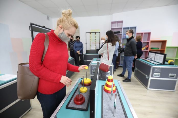 У Львові з’явилась третя наукова лабораторія для школярів У Львові з’явилась третя наукова лабораторія для школярів