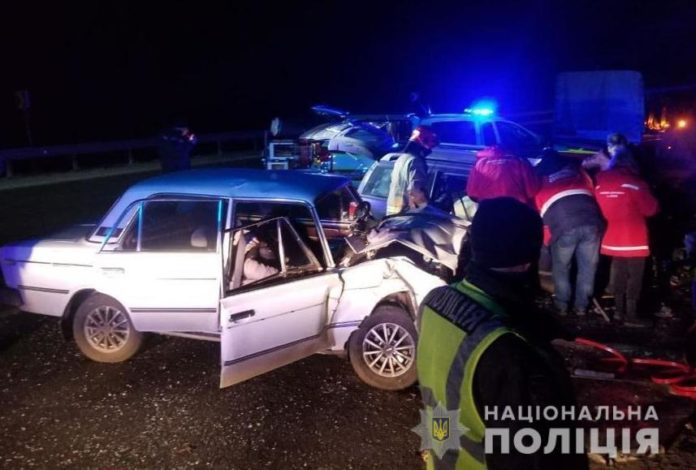 На Львівщині в ДТП одна людина загинула, четверо – в лікарні На Львівщині в ДТП одна людина загинула, четверо – в лікарні