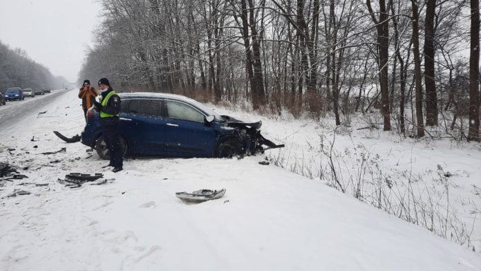 На Львівщині внаслідок ДТП травмовані водійка та її син На Львівщині внаслідок ДТП травмовані водійка та її син