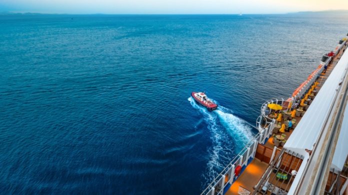 У Чорному морі тривають пошуки 5 моряків із затонулого судна української компанії У Чорному морі тривають пошуки 5 моряків із затонулого судна української компанії
